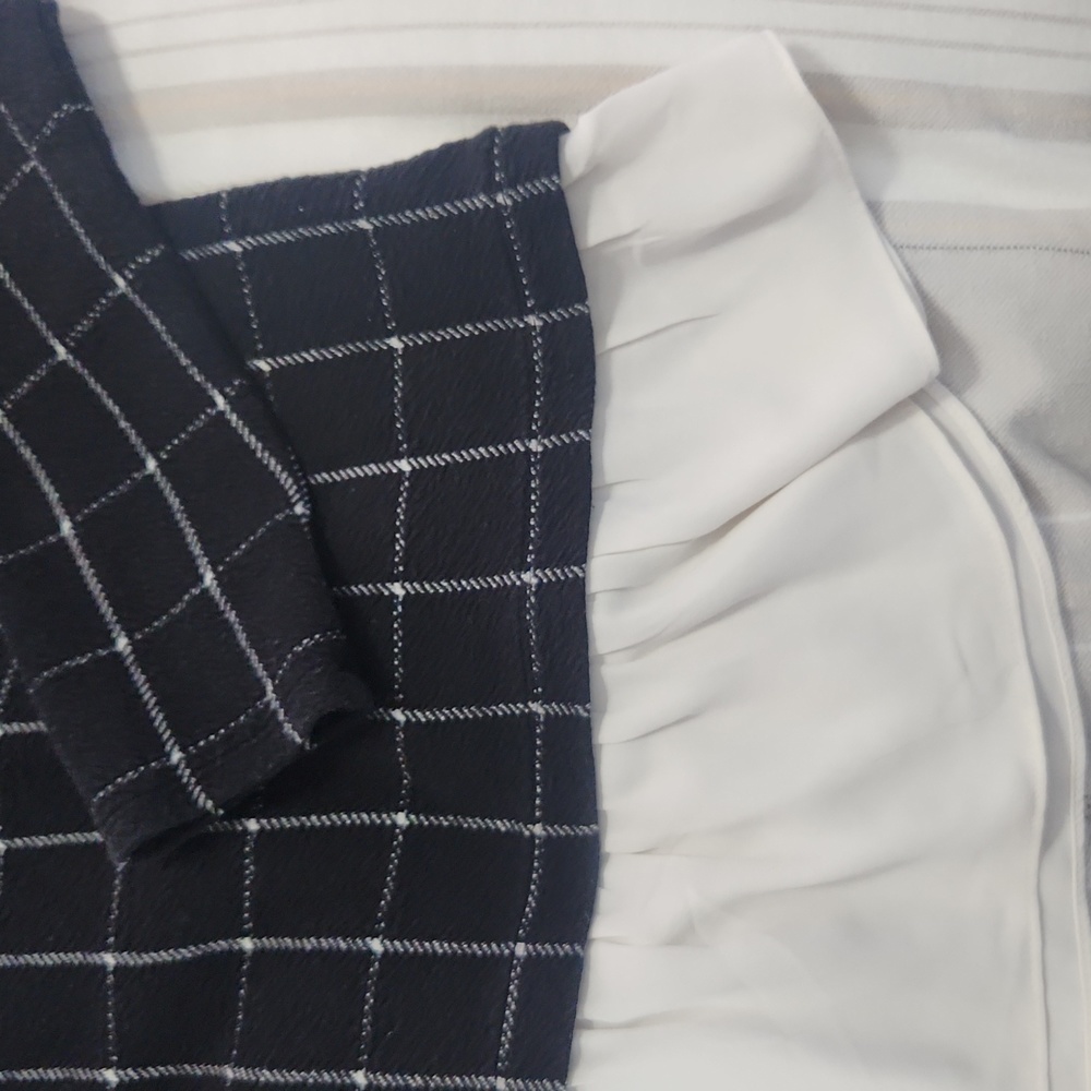 LOFT Sweater - Picture 3 of 6